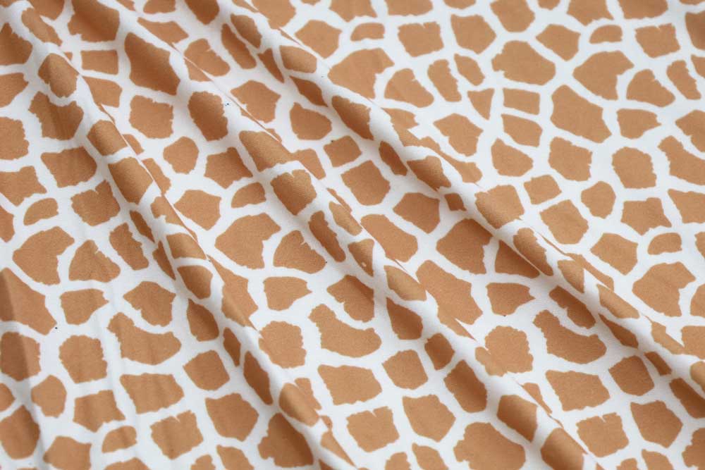 Double Brushed Giraffe Print White/Tan